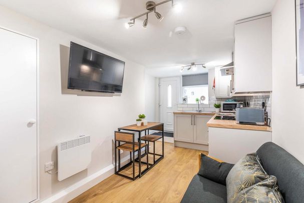 1 bedroom flat to rent - Photo 1