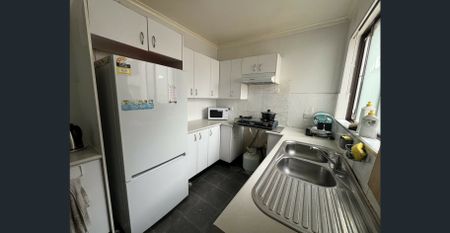 Prime Fairfield Living – Modern 2-Bed Apartment in a Central Location - Photo 3