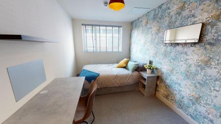 5 bedroom flat to rent - Photo 3