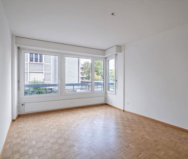 "Moderne 2.5 Zi Wohnung nähe Spalentor!" - Photo 1