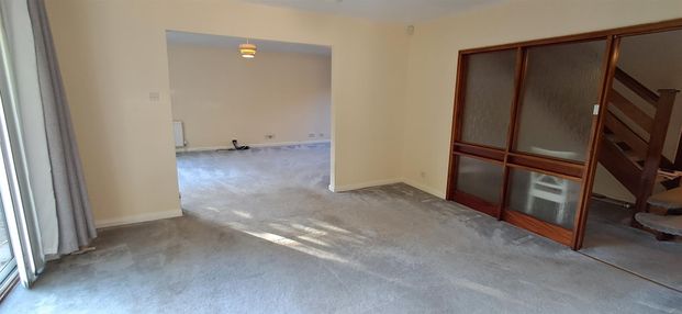 4 bed detached house to rent in Newlands Avenue, Radlett, WD7 - Photo 1