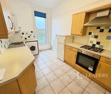 2 bedroom apartment to rent South Parade, Skegness, Lincolnshire, PE25 - Photo 3