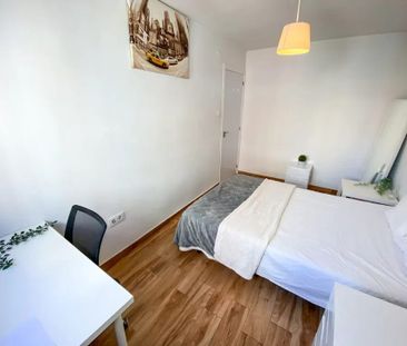 Calle Maestro Arrieta, Sevilla, Andalusia 41010 - Photo 2