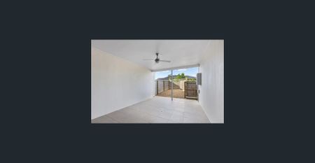 Modern Townhouse Living in the Heart of Ripley – Low Maintenance & High Convenience - Photo 3