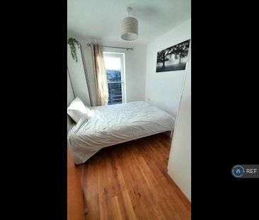 2 bedroom flat to rent - Photo 4