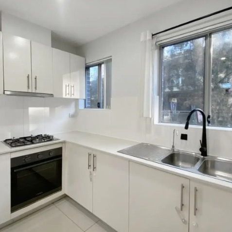 Modern North-East Facing Apartment in Prime Bankstown Location - Photo 1