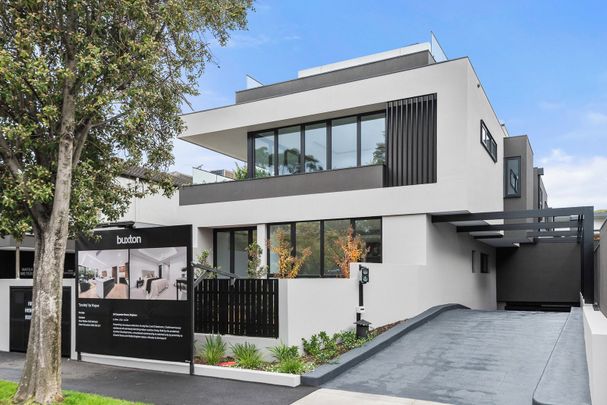 NEW LUXURY GROUND LEVEL GARDEN RESIDENCE STEPS TO CHURCH STREET - Photo 1