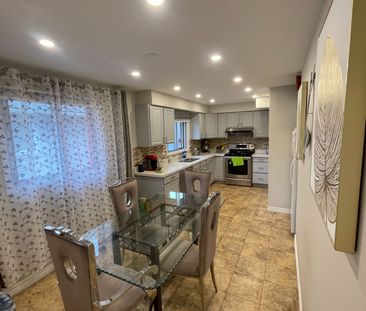 For Lease - 186 upper canada Drive Unit# main, Toronto, Ontario - Photo 2