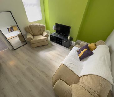 4 bedroom terraced house to rent - Photo 5