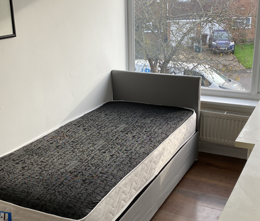 Bridgefield Close Room 3 - Photo 1