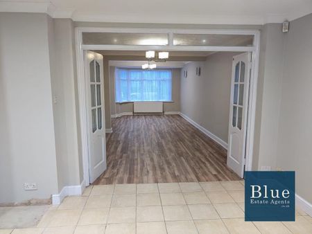 4 bedroom semi-detached house to rent - Photo 2