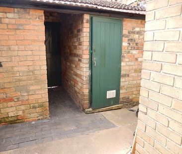 2 bedroom end of terrace house to rent - Photo 5