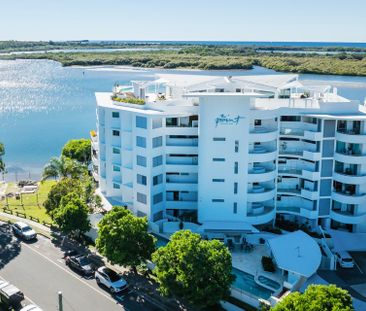 Luxury Waterfront Living! - Photo 6