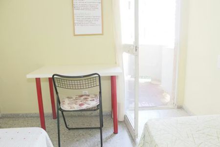 Calle Conde de Cifuentes, Sevilla, Andalusia 41004 - Photo 3