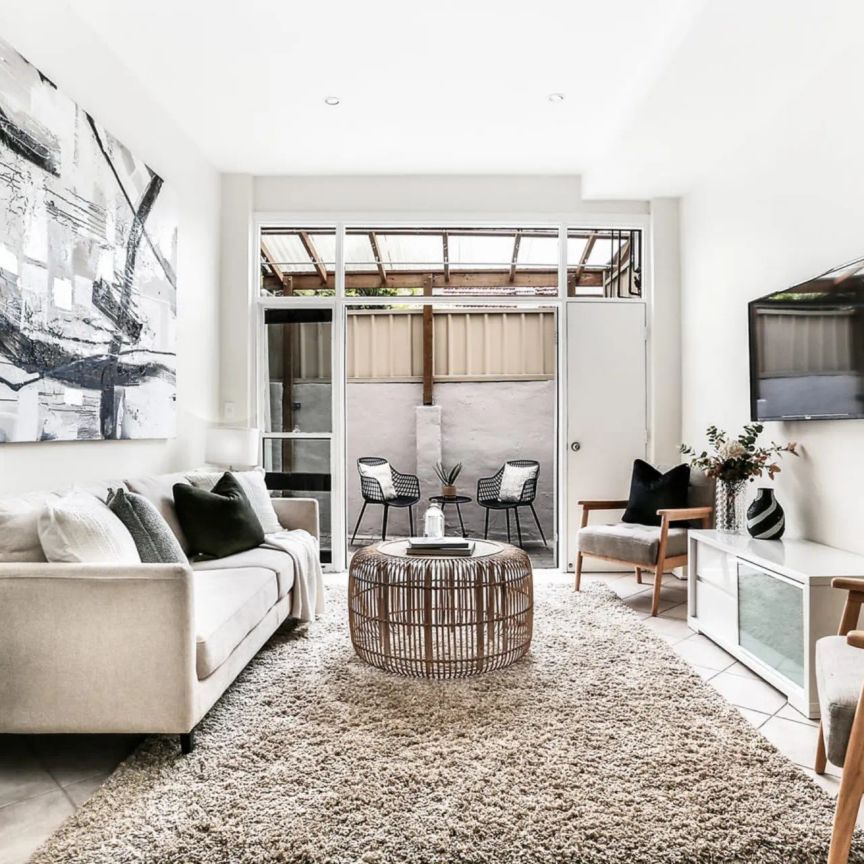 Stylish Inner-City Terrace Living in Vibrant Surry Hills - Photo 1