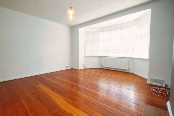 Hermon Hill, Eagle Court Hermon Hill, E11 - Photo 1