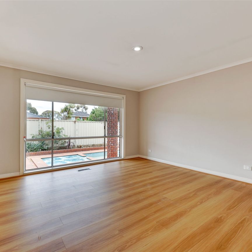 10 Eurora Court, Taylors Lakes - Photo 1