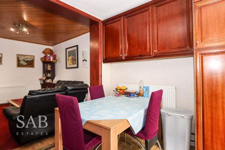 3 bedroom terraced house to rent - Photo 3