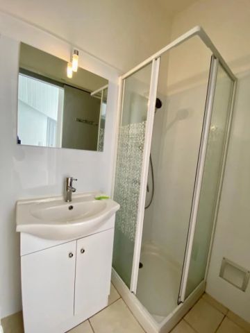 VILLENEUVE SUR LOT, studio meublé avec terrasse à deux pas d - Photo 4