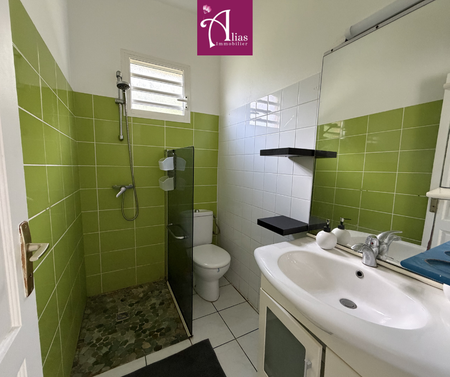 Location Appartement 1 pièce 26m² LES ABYMES 97139 - Photo 5