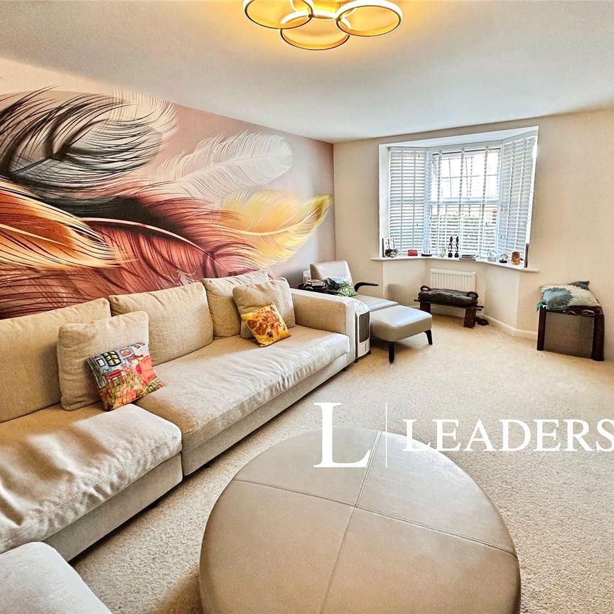 4 bedroom house to rent Dewsbury Crescent, Stafford, ST18 - Photo 1