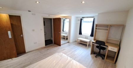 Flat 1, Brudenell Road, Hyde Park, Leeds, LS6 1JD - Photo 5