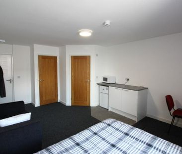 Studio to rent - Photo 1