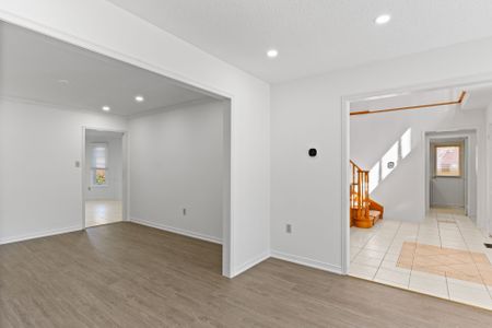 For Lease - 459 Glenashton Drive, Oakville, Ontario - Photo 4