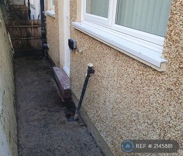 3 bedroom end of terrace house to rent - Photo 5