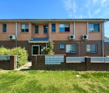 Modern Studio Apartment - Photo 2