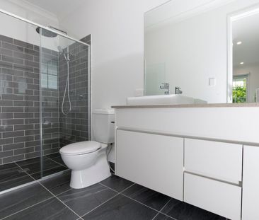 Luxury Living Awaits - Elegance and Comfort Combined! - Photo 4