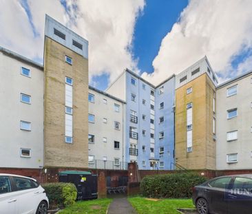 2 bedroom Flat To Let - Photo 6