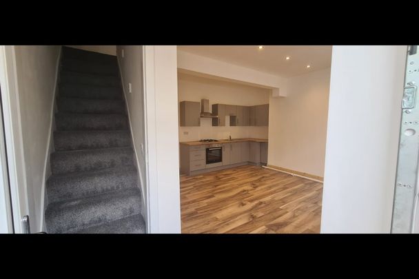1 Bed Terraced House, Paradise Grove, LS18 - Photo 1