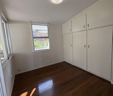 Recently Refurbished 4-Bedroom Duplex with Park & City Views, Your ... - Photo 5