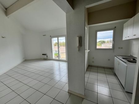 Location Appartement 3 pièces 59m² ST ANDRE DE CUBZAC 33240 - Photo 3