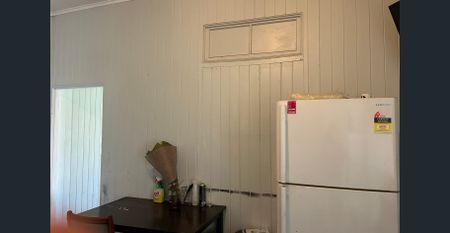 Spacious room with own bathroom - Photo 4