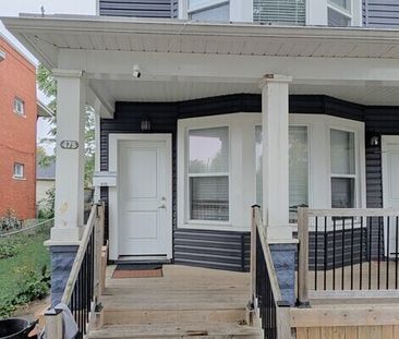 Spacious 3-Bedroom Unit at 475 Louis Avenue, Windsor! - Photo 4