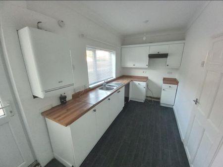 2 bedroom terraced house to rent - Photo 4