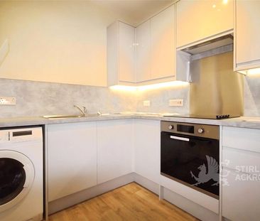 Station Approach, Ash Vale, Aldershot, Surrey, GU12 5QB - Photo 2