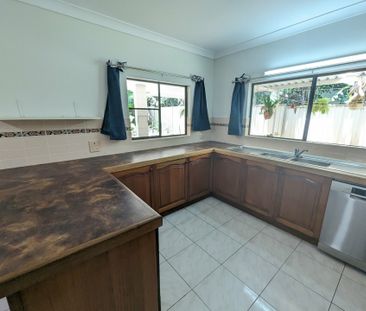 LARGE HOME!!!! - Photo 4