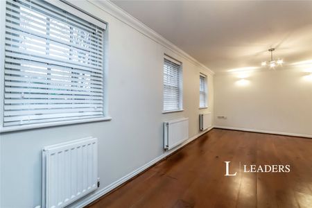 property to rent Gawton Crescent, CR5 - Photo 2