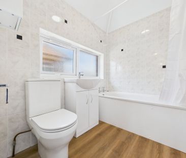 Station Crescent, Ashford, Middlesex,TW15 - Photo 6