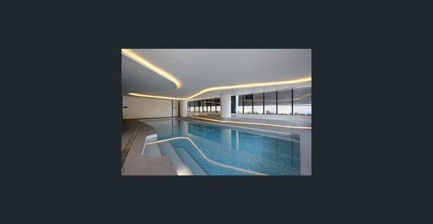 Elegant 2-Bedroom Apartment with Light-Filled Interiors in a Prime Melbourne Location - Photo 1