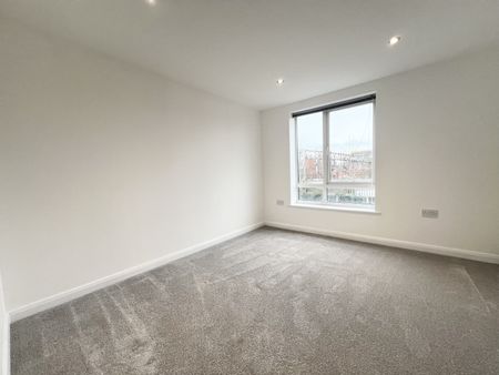 Two bedroom, first floor flat - Photo 3