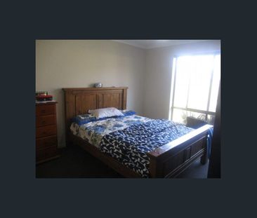 Modern 3-Bedroom Family Home with Solar Panels in Prime Lara Location - Photo 4