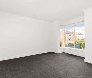8/21 Fairholm Grove, Camberwell VIC 3124 - Townhouse For Rent | Domain - Photo 4