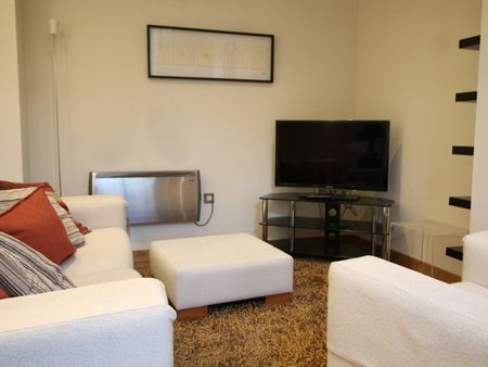 Duplex to rent on - Photo 3