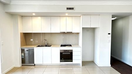 Apartment Living in Heart of Campbelltown - Photo 3