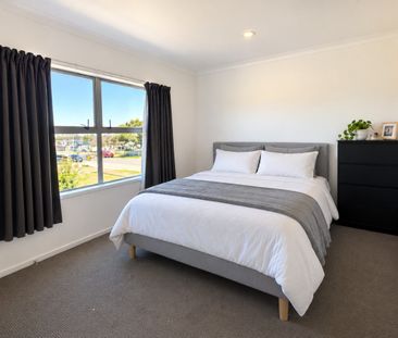4-Bedroom Townhouse in a Convenient Location - Photo 6