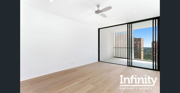 ONE-BEDROOM APARTMENT IN THE HEART OF BONDI JUNCTION - Photo 1